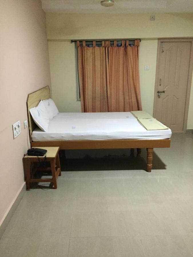 Hotel Suprabath Towers Тирупати Екстериор снимка