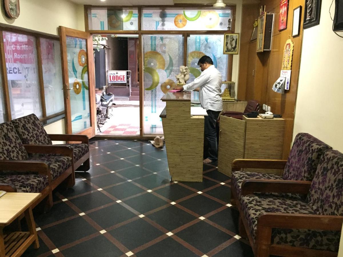 Hotel Suprabath Towers Тирупати Екстериор снимка